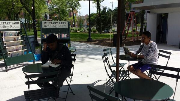MilitaryParkNWK's tweet photo. Reading Room is open! We've got kids books, histories, novels, poetry, newspapers and more! #NewarkNJ #MilitaryPark http://t.co/cEh0jgLi6O