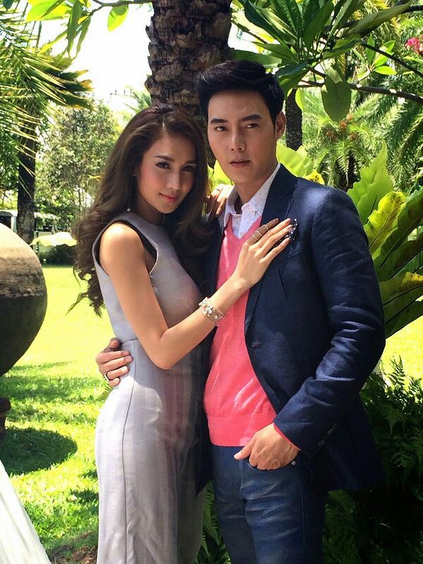 มาโนชกับแม่นิ่ม  หรือ  เหม่ยจิงกับหยงเหวิ่น ไม่ใช่ละ