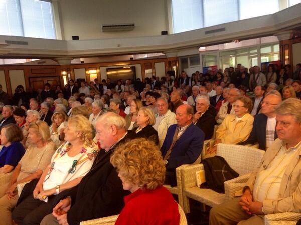 Salle pleine pour la réunion publique en faveur des élections européennes pour <a href="/AgnesRampal/">Agnès Rampal</a> notre candidate niçoise !