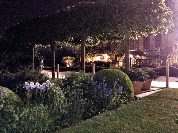 After hours at #rhschelsea with @GazeBurvill and <a href="/Alitex/">Alitex</a> #sublime