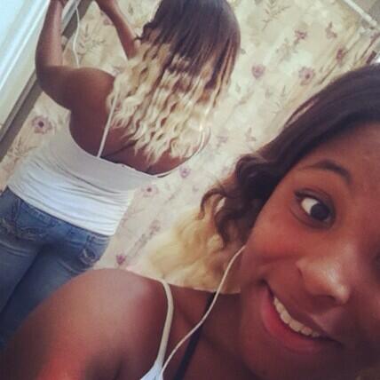 JbLiyah's tweet photo. My hair is so cute when it's curled, lol http://t.co/dhKtLXE097
