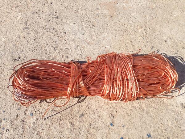 UniversalCable1's tweet photo. Copper Clad Aluminium before being exposed to blow torch. http://t.co/C8FhxAQwMJ