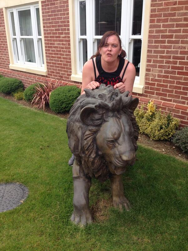 Ladybugs_Clean's tweet image. Lovely day working in Harpenden today,  was given a bottle of champers and got to ride a lion ....