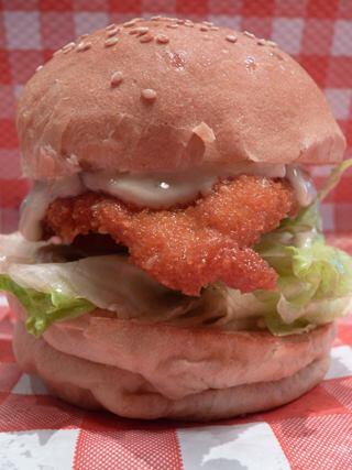 mangercacher's tweet photo. Burger Delight!
Un morceau de #Brooklyn en plein #Paris

#restaurant #cacher #casher #kosher 

http://t.co/nEDcxUGuAw http://t.co/fQMjvyLCIS