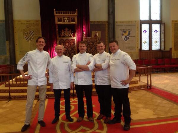 In de Ridderzaal om aan de ministers onze winnende ijscreatie te serveren tijdens het politiek jaardiner. Wat een eer