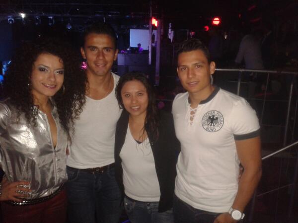 natx_04's tweet photo. @chelarivas hay te dejo un regalito salimos bien nice pura calidad #USTEDES y #YO #SOMOSHISTORIA los amo http://t.co/XJUYqvch85