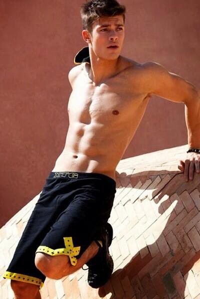 hotboysabs's tweet photo. I want a piece of dat 😘 http://t.co/v6829TLz8w