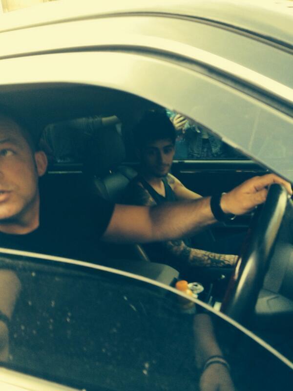 yhanigutierrez's tweet photo. Zayn Today! http://t.co/jcqmjInWvR