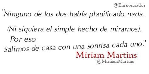 enreversados's tweet photo. Hoy cerramos el día con la mejor compañía posible: los versos de la señorita @miriiammartins http://t.co/P8sCByShTy