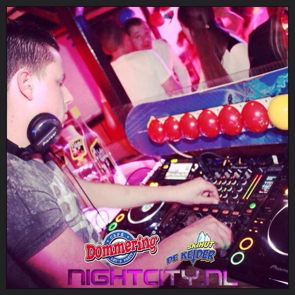 DjRoyNomden's tweet photo. A.s vrijdag sta ik weer in @Cafedommering !! #parttyyyyy http://t.co/CyfdU0VILo