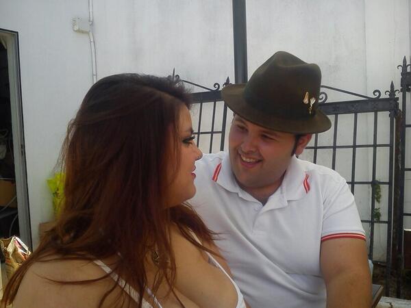 andresmata92's tweet photo. Dicen que una mirada vale más que mil palabras! @carmenalcaidebe TEQUIERO MUCHO!! http://t.co/t3tKT0yWTr