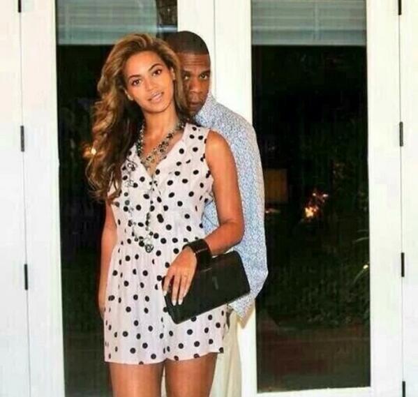 MensHumor's tweet photo. Jay Z at the next family reunion. http://t.co/hqmSPrpqER