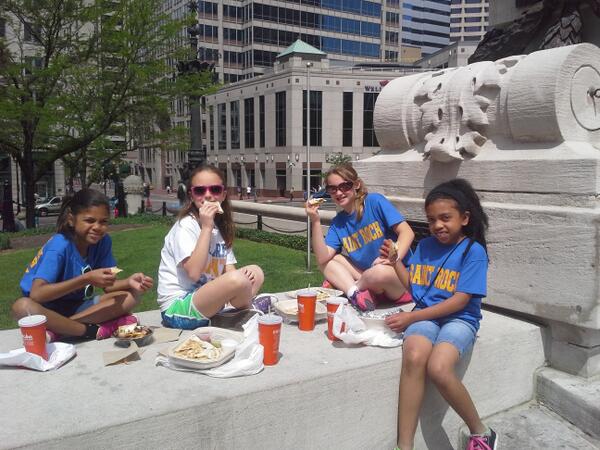 teresaaplummer's tweet photo. What a great day to eat our lunch on the circle! http://t.co/2zk6CiBn8V