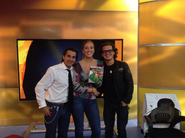 NNnadanormal's tweet photo. Gracias a nuestro primeros invitados @joannabolona y @OscarLopezArias , nos vemos mañana a las 7 pm @JuanFraEscobar http://t.co/9AFEnGv3AU