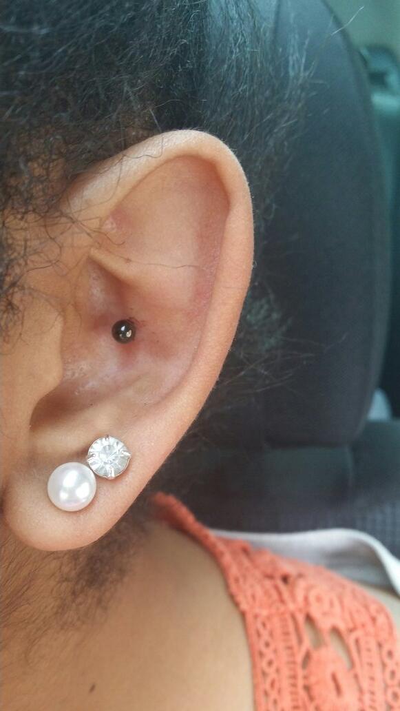 nessforbes's tweet photo. # newpiercing #hurtlikeabitch http://t.co/zIUXepMR5G