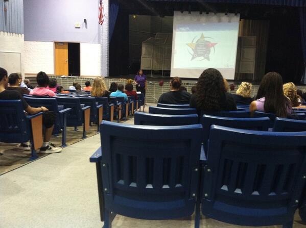 CougarsTSHS's tweet image. @AVID4College parents and students meet to discuss joining the #AVID programs. Getting #AVIDized  #collegeready