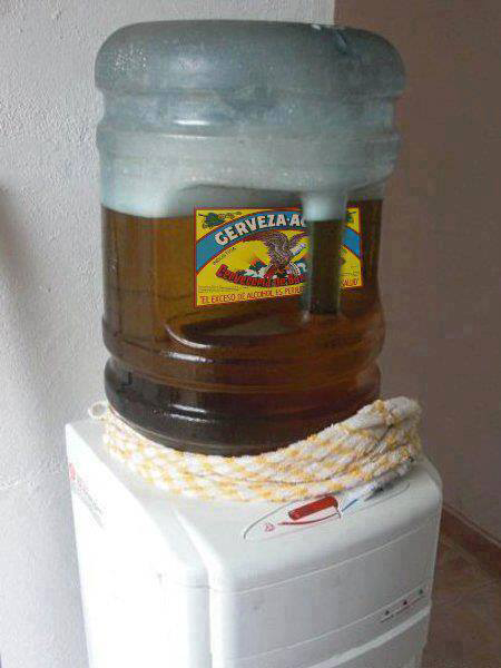 jonathanlinoter's tweet photo. A si pondré una en mi oficina jajajaja @AlexGCali http://t.co/XYPwvzYOSr