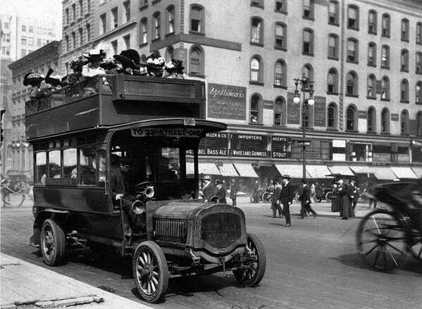 c.1912 Ladies on a bus in New York City- Double-Decker Bus #oldphoto #NYC 
etsy.com/listing/190159…