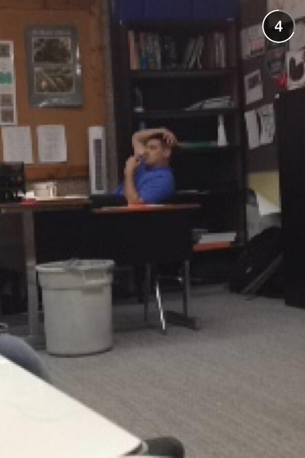 stringgreenbean's tweet image. Ay I'm on some chics snapchat story #famous