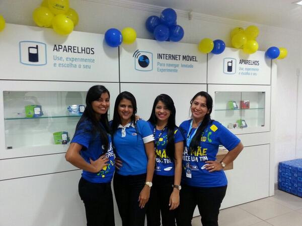 RosianaTim's tweet photo. Time focado Loja Vip Cell Porto Velho. @NrRenata http://t.co/qQpvXhUrxj