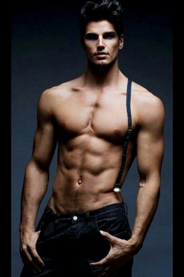 liammurphy8569's tweet photo. Absolute Adonis. God damn... #sexysexyman #absfordays http://t.co/9MTuC1t4la