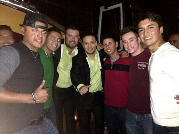 TrozoOBLimon's tweet photo. Mis amigos @LorenzoOBLimon #Marcoduarte @davicho_2222 @CFigueroaV12 @ramonurias7 #Shamarleyva puro @DiablosRojosMX http://t.co/cXoLXz44Gn