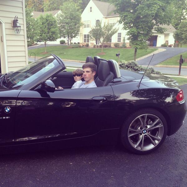 willdel222's tweet photo. Dat ride tho👌🚘😍 http://t.co/pqfFPu5txV