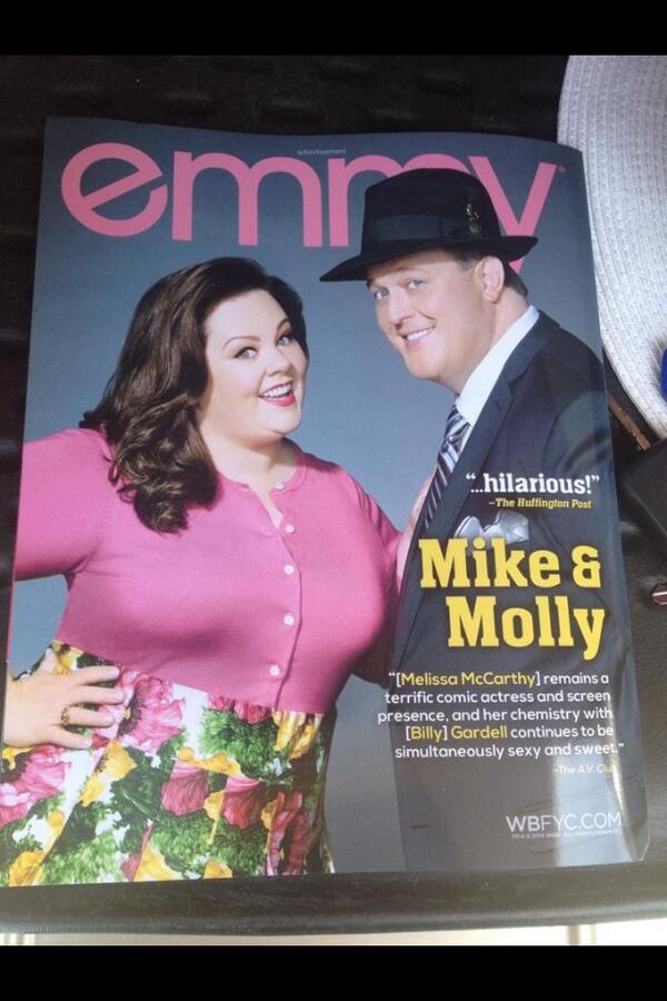 christyami's tweet photo. @christyami  Mike and Molly time http://t.co/5l2R0lJ0Wq