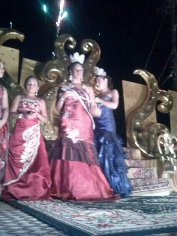 Natariegos's tweet photo. Coronada oficialmente como Srta Natá de los Caballeros 2014 SRM Mileybis Ruth Agrazal. Que viva Nata krajooo http://t.co/NxUhiyjMn7
