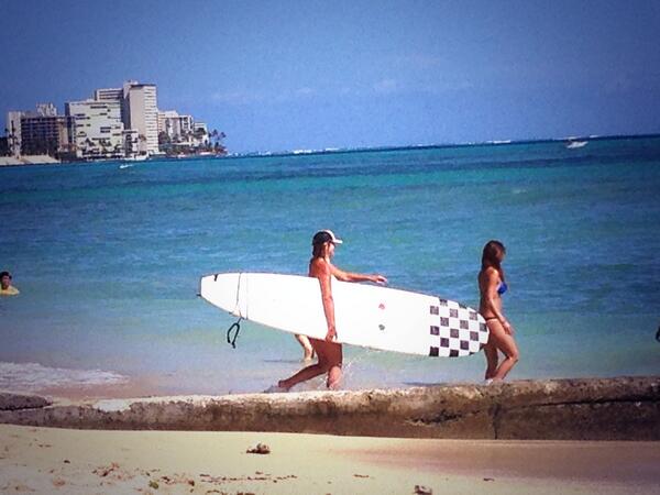 belmakang's tweet photo. Hawaiiの memories 🏄🌴#miss#懐かしい#またいく#LoveHawaii🌴 http://t.co/vqa1LOSiiV