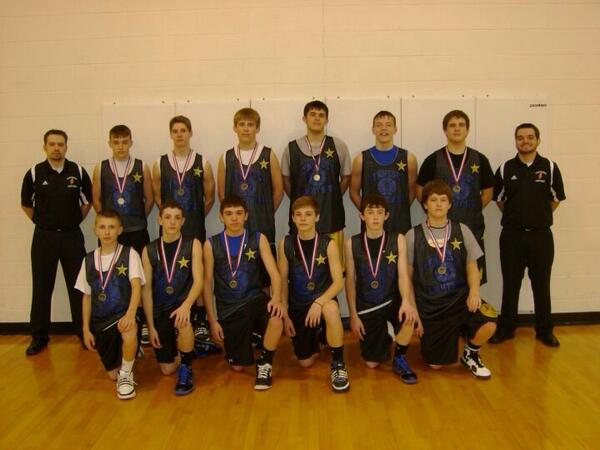 CoachKandWifey's tweet photo. Throwback! @peyton1garrett @Kyle10Hughes @wyattbouldin @lorencrowder15 @kalebqualls @_superman88 #TNLightningAAU2010 http://t.co/vgHQKPIjhC