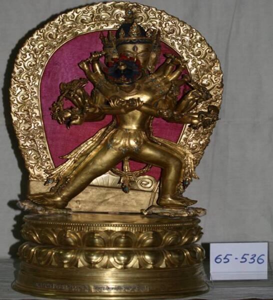 Хархорины музейгээс алдагдсан бурханууд хосгүй үнэт алтан бурханууд байжээ. Бурхан хулгайлсан хүн өөдөлдөггүй