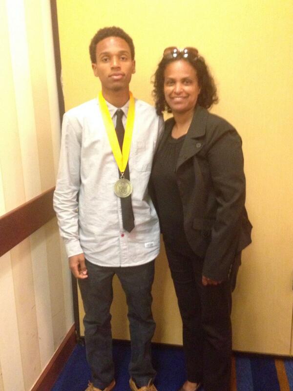 My 'date' for the evening! I'm so proud of you Harold!! @Dorseywith_cavs #topscholar #PBProud #pbtrack #ididntcry 😊😊