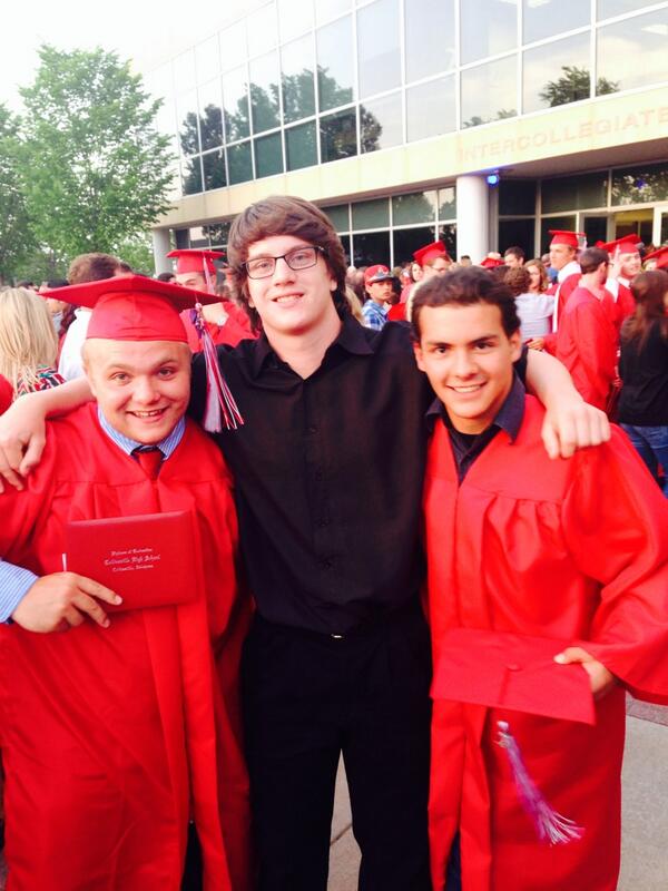 JordanCaruthers's tweet photo. Two of my best friends graduated and I'm not real sure how I feel about next year. http://t.co/eH6Zae3v26