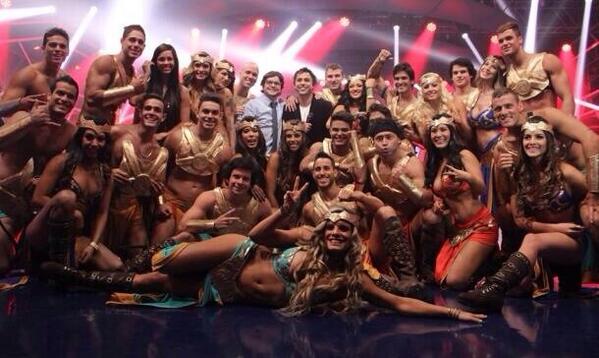 FuerzaZumba's tweet photo. POR QUÉ COMBATE ES ?????? http://t.co/mqCEykAb9M