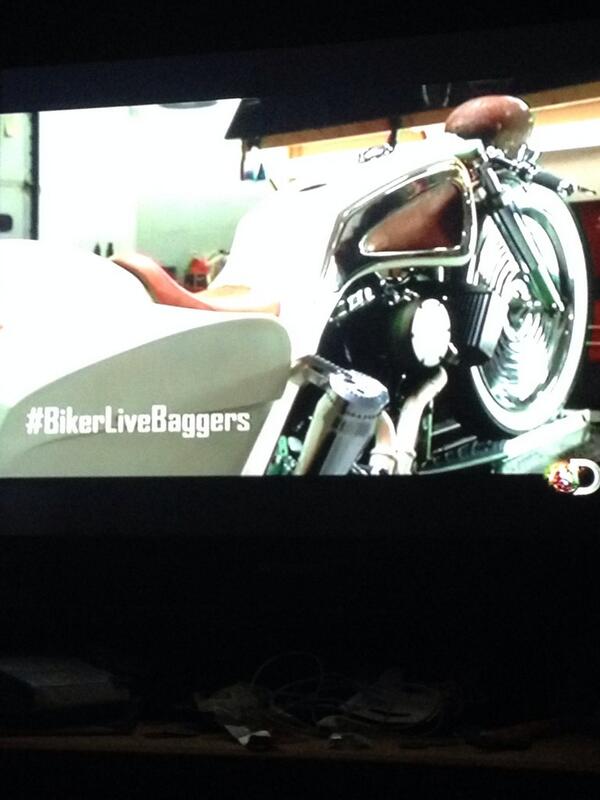 brit24351's tweet photo. #BikerLiveBaggers it's ridiculous. It's so bad ass!!! Joey!! It was meant for you to do this! One of a kind!!! http://t.co/XPPQ8mVw5u