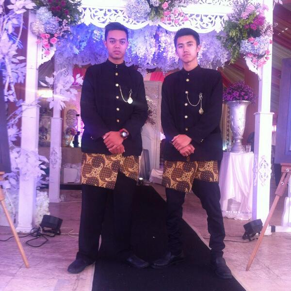 Luck_Tama's tweet photo. Foto ambek ponakan ku , haha http://t.co/xY2sZGkGFM