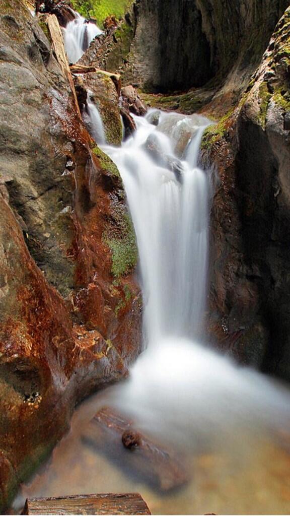 EarthPorn4U's tweet photo. Romania #EarthPorn http://t.co/y34cntiRs5