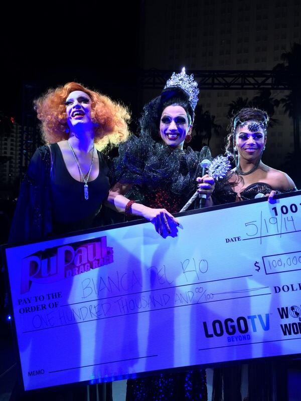 RuPaulsDragRace's tweet photo. ConDRAGulations to our new champion @TheBiancaDelRio! #DragRace http://t.co/c03uwCmuaC