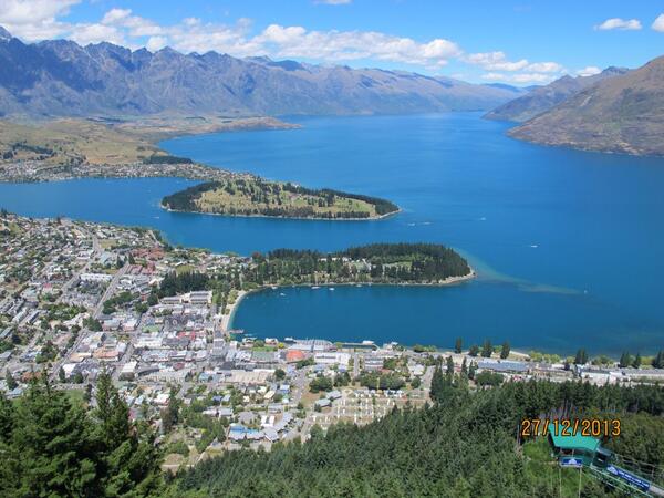 Hotbali's tweet photo. Bird's eye view of Queenstown #NZFOTO http://t.co/7UCqALNMhJ