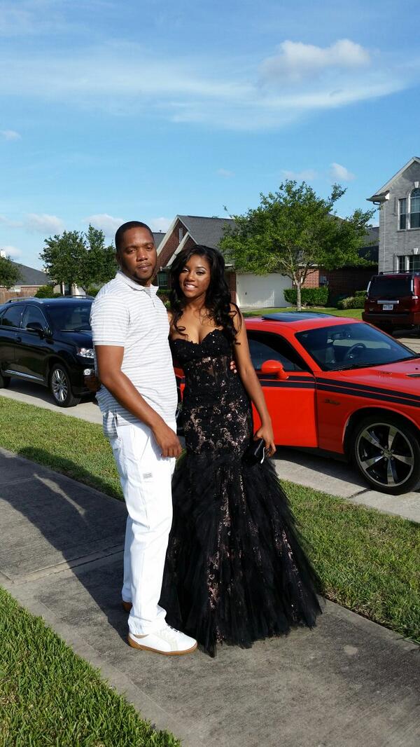 Chicityslim's tweet photo. #prom queen http://t.co/VaMJKm4dts
