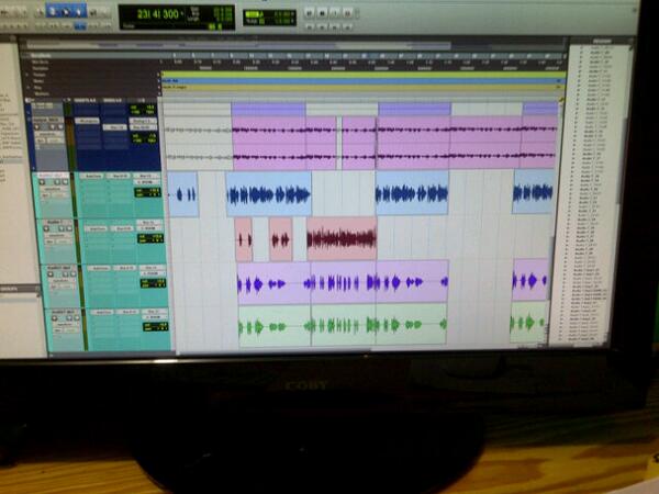 teamrasz's tweet image. RT @DjRasz : @TeamRasz Studio Life - #tydal - Focus Medz - Empty Wallet Riddim @HuDson_Coy1 @DrShanik