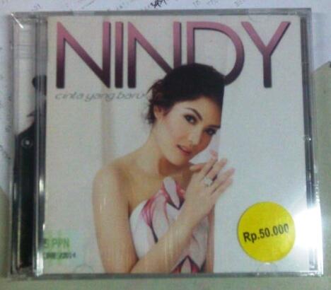 SonyMusicID's tweet photo. Yeay! Album ke 2 @nindysings #CintaYangBaru dirilis hari ini, mari kita menikmati karya terbaru penyanyi cantik ini. http://t.co/QGPkaBvp5T