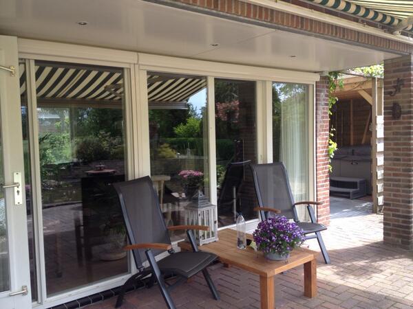 Pathuisoutdoor's tweet image. @dronten #V95 verandadak en 2 #zipscreens