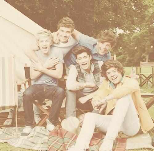 Ria_Malik1D's tweet photo. #OnTheRoadAgainTourComeToGreece http://t.co/u7i22MPG5t