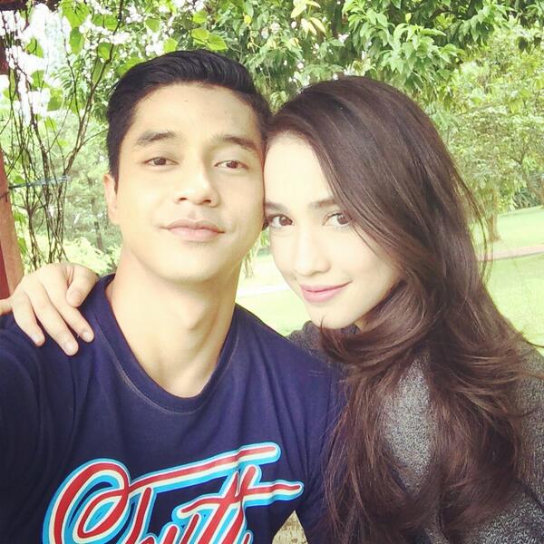 StalkingCloth's tweet photo. RT @anjanivdw: Love you more 💋💋 “@AdlyFayruz: I Love You @anjanivdw 😘💚👫 http://t.co/W3YVtphn37”