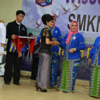 nandyadara's tweet photo. Wisudaaa http://t.co/frKyq7aoBZ