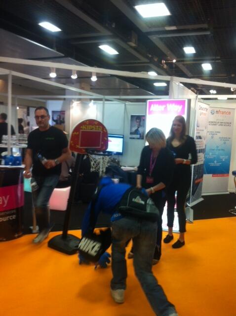 alterway's tweet photo. #solutionslinux, les premiers joueurs sont là ! Venez tenter votre chance - stand A18 #php #elePHPant http://t.co/yOOKoTFjSQ