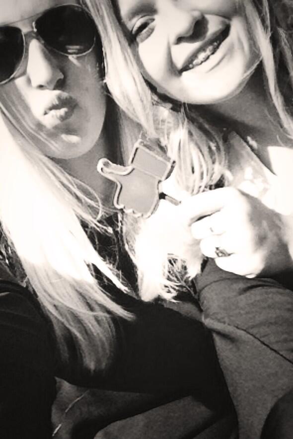 DemiDijkman's tweet photo. Love herrr ❤️ @nomyregelink http://t.co/uzMqjcPI0h
