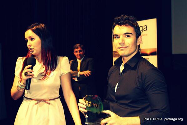 carmenfgarcia's tweet photo. Último día para presentar candidatura al #IIPremioProturga, en el #IIForoProturga de Ourense centrado en #enoturismo http://t.co/LtNbqtMAce
